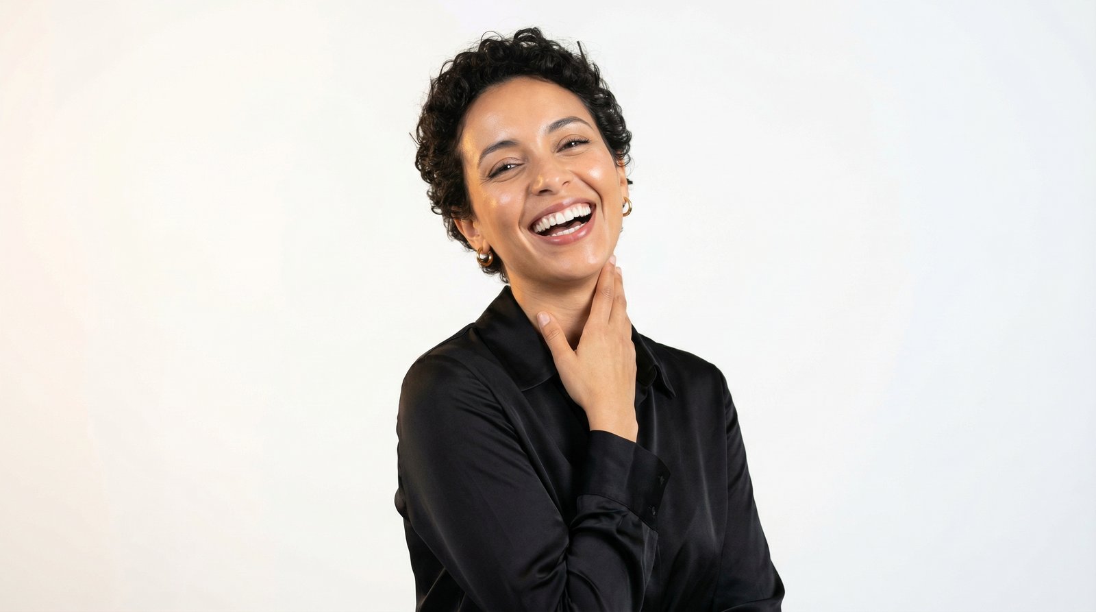 Patiente souriante au Cabinet Dentaire DR. chraibi Kaadoud Abdelouahab, Marrakech